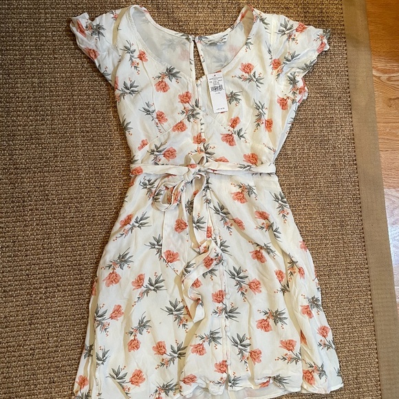 American Eagle Outfitters Dresses & Skirts - NWT American Eagle Floral Dress